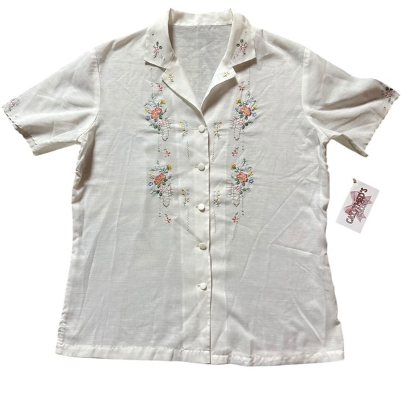 Vintage Tops - Vintage, hand embroidered button up, small